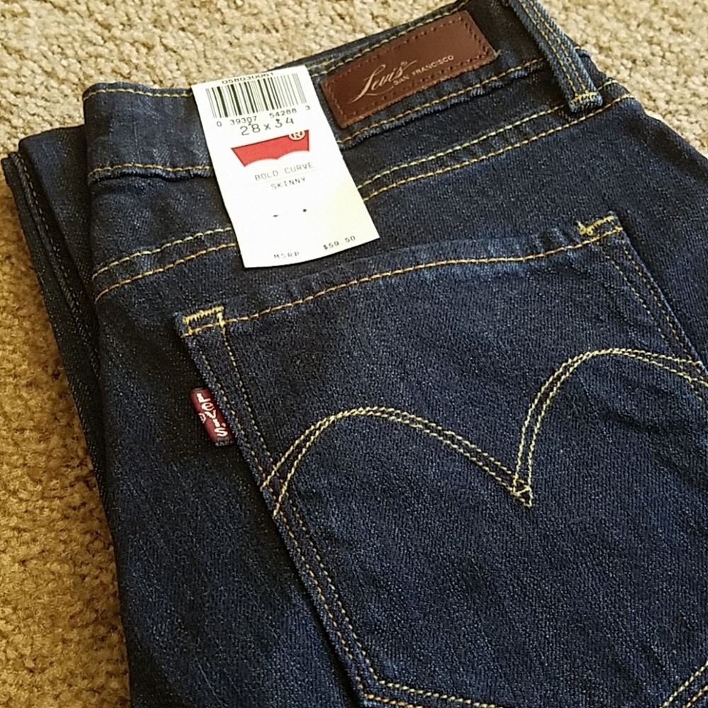 HOST PICK!! Levi's Modern Bold Curve Skinny Jeans